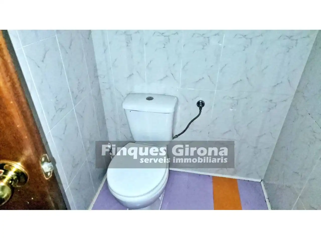 Bany de Pis en venda en Girona amb Calefacció, Parquet i Balcó