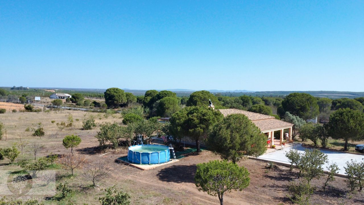 Finca rústica en venda en Lepe amb Aire condicionat