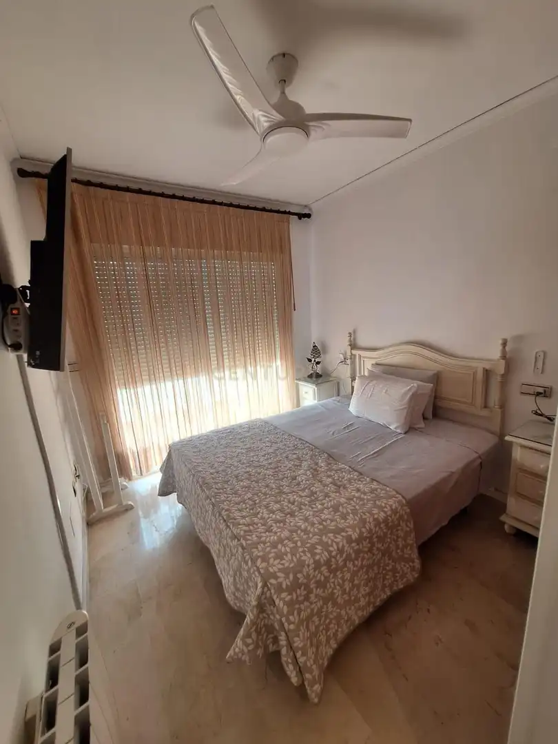 Habitación de Casa adosada de alquiler en Marbella con Aire acondicionado, Trastero y Piscina