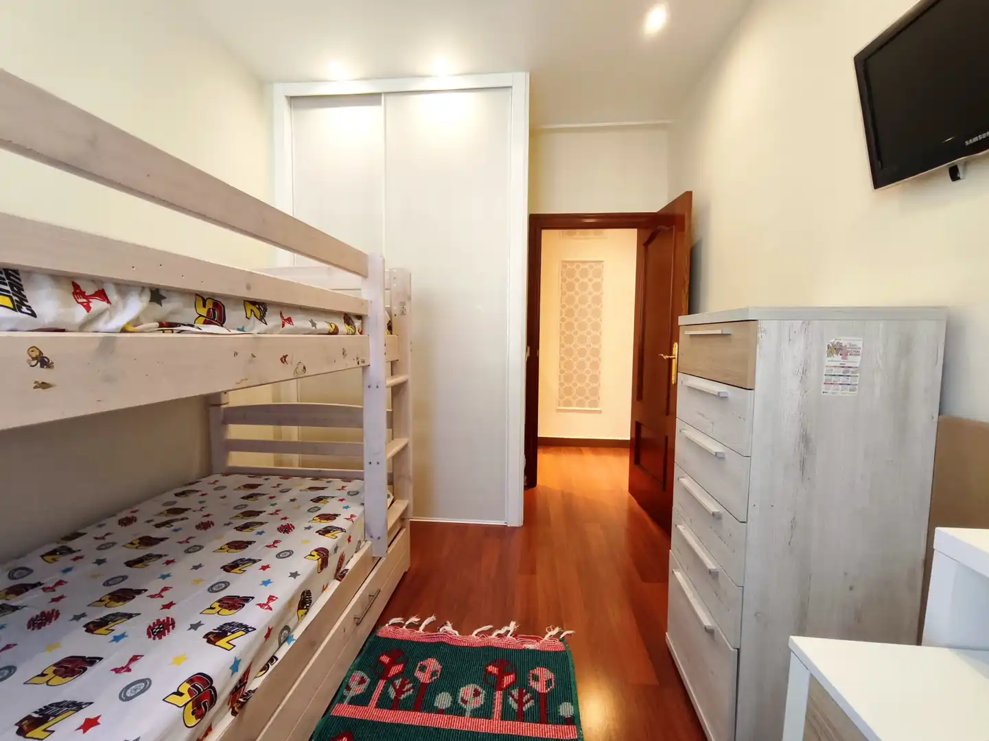 Schlafzimmer von Wohnung zum Verkauf in  Logroño mit Klimaanlage, Heizung und Parkett