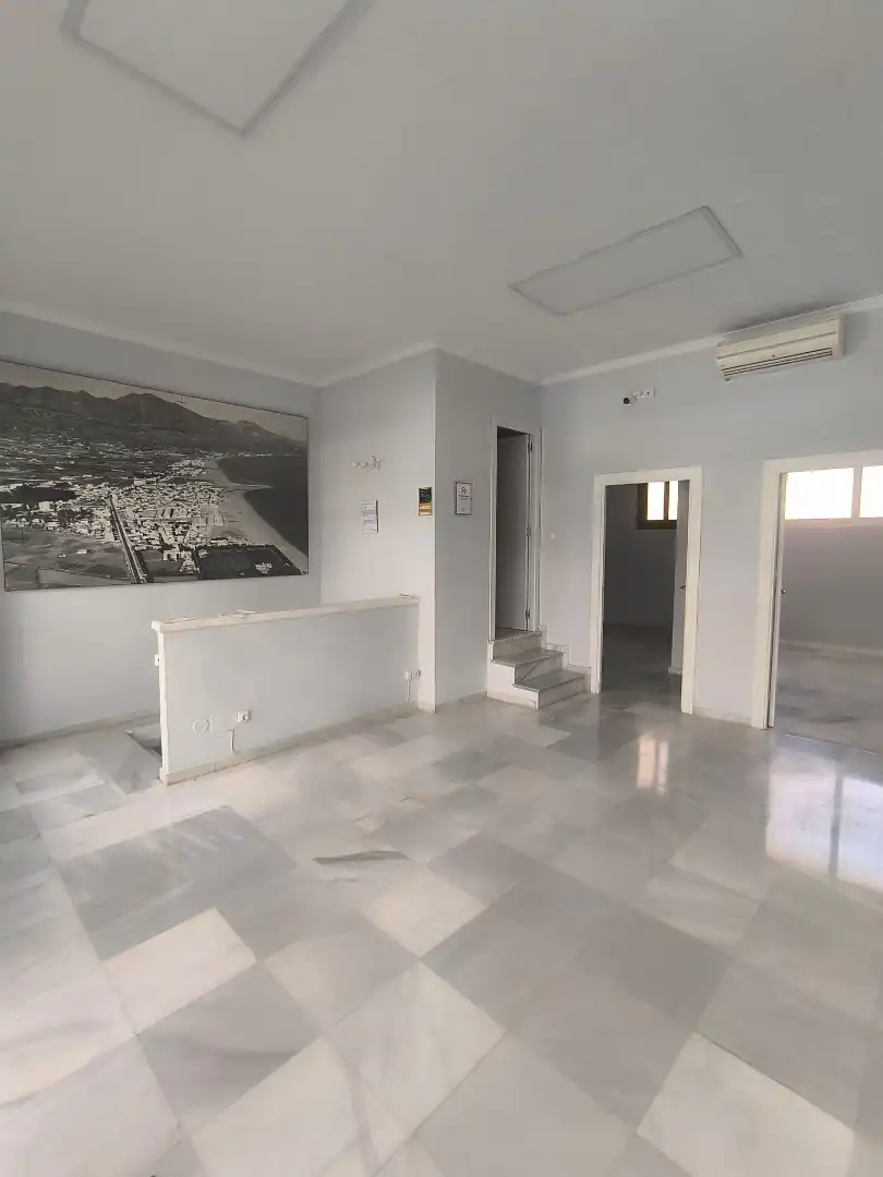 Local en venta en Fuengirola con Aire acondicionado y Alarma