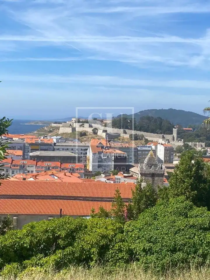 Außenansicht von Wohnung zur Miete in Baiona mit Klimaanlage, Heizung und Möbliert