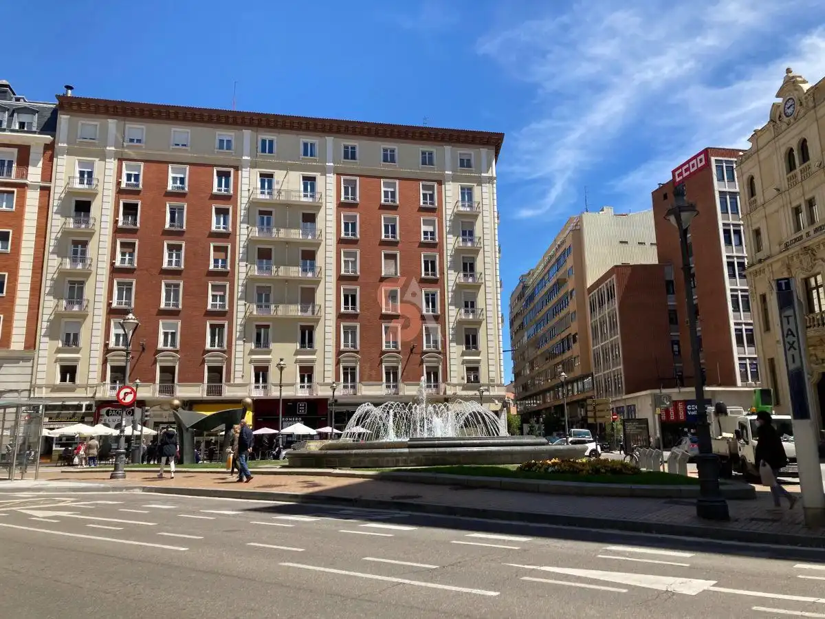 Außenansicht von Wohnung zur Miete in Valladolid mit Klimaanlage, Heizung und Terrasse