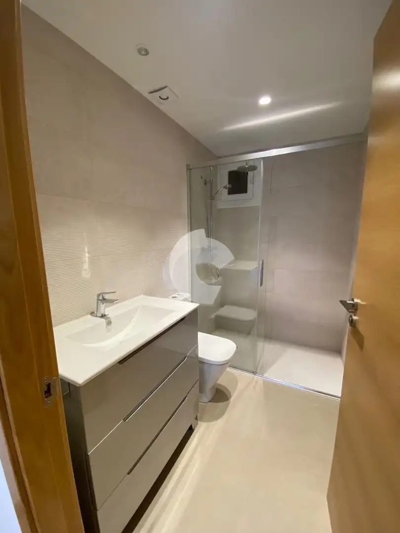 Badezimmer von Wohnung zur Miete in Ourense Capital  mit Heizung und Abstellraum