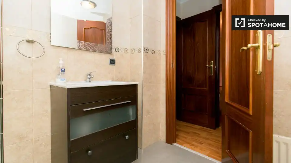 Room in Parque Nueva Granada