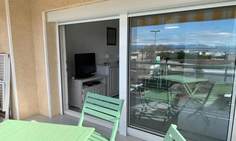 Apartamento con ascensor en venta en Almadrava - Canyelles - Puig-Rom, imagen 3