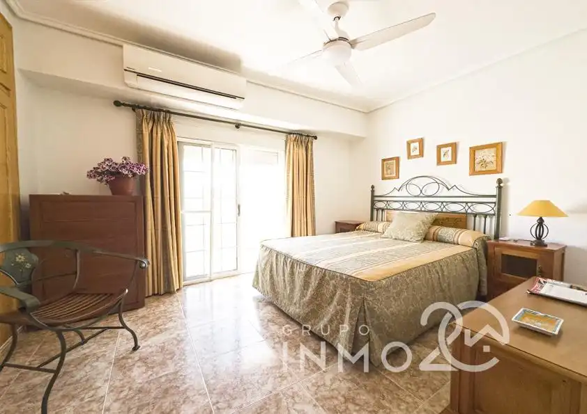 Habitación de Casa adosada en venta en Sueca con Aire acondicionado, Calefacción y Jardín privado