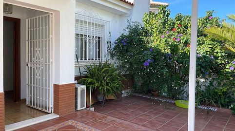 Foto 2 de Casa adosada en venta en Centro - Torre de la Higuera, Almonte