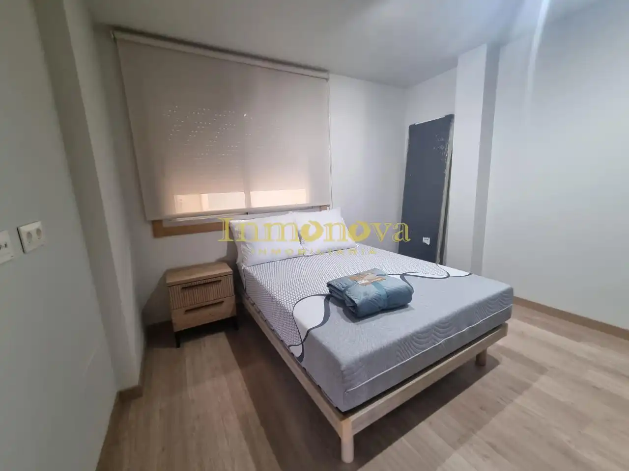 Habitación de Piso de alquiler en Cangas  con Calefacción, Amueblado y Balcón