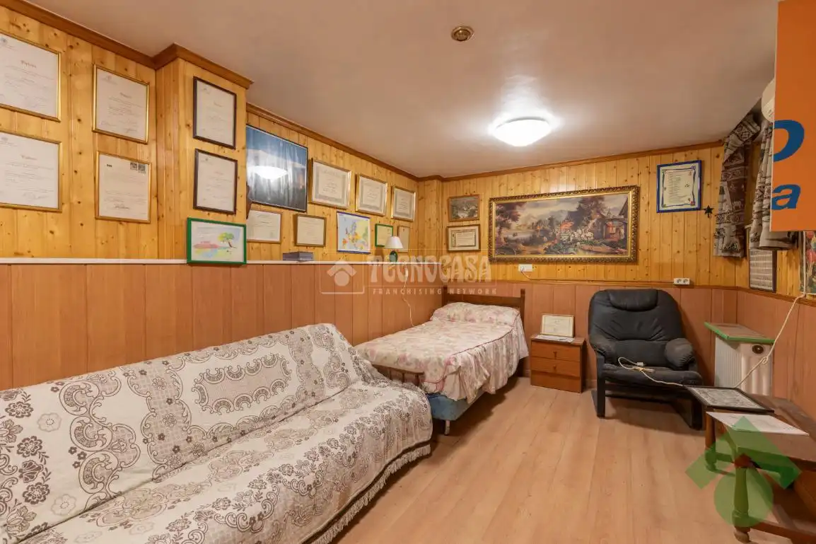 Casa adosada en venta en Ogíjares con Aire acondicionado, Calefacción y Trastero