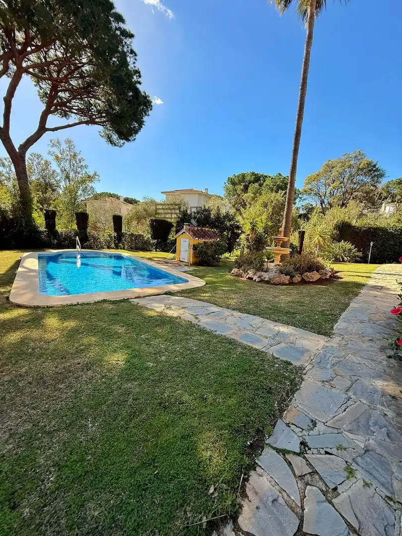Jardí de Casa adosada en venda en Mijas amb Aire condicionat, Terrassa i Piscina