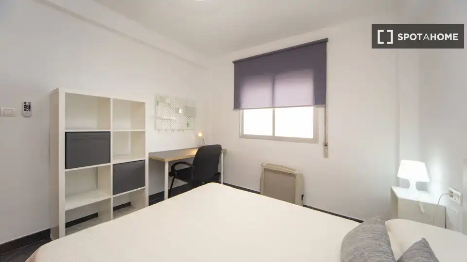 Room in Barrio de Zaidín