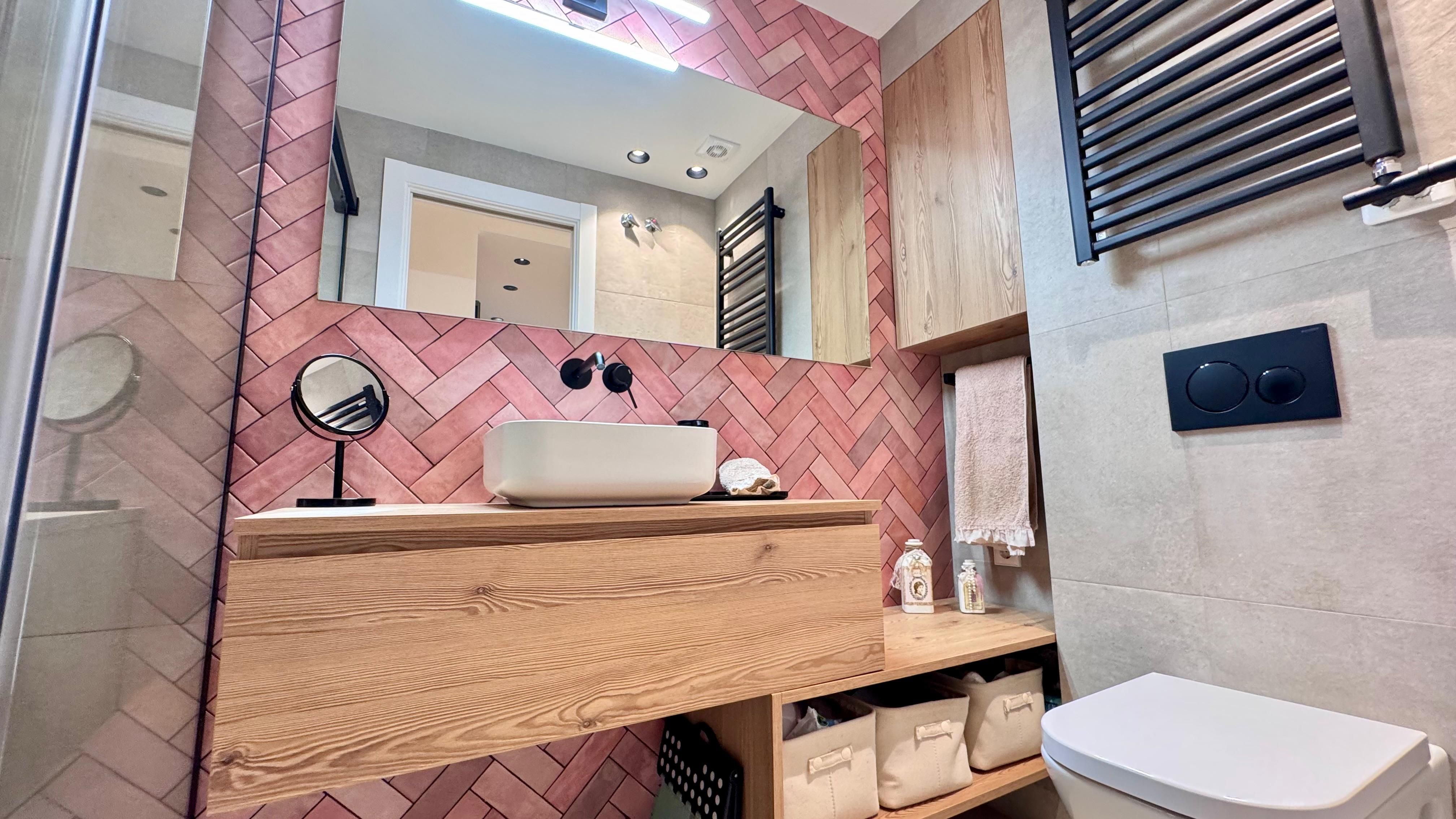Bathroom of Flat for sale in Esplugues de Llobregat  with Balcony