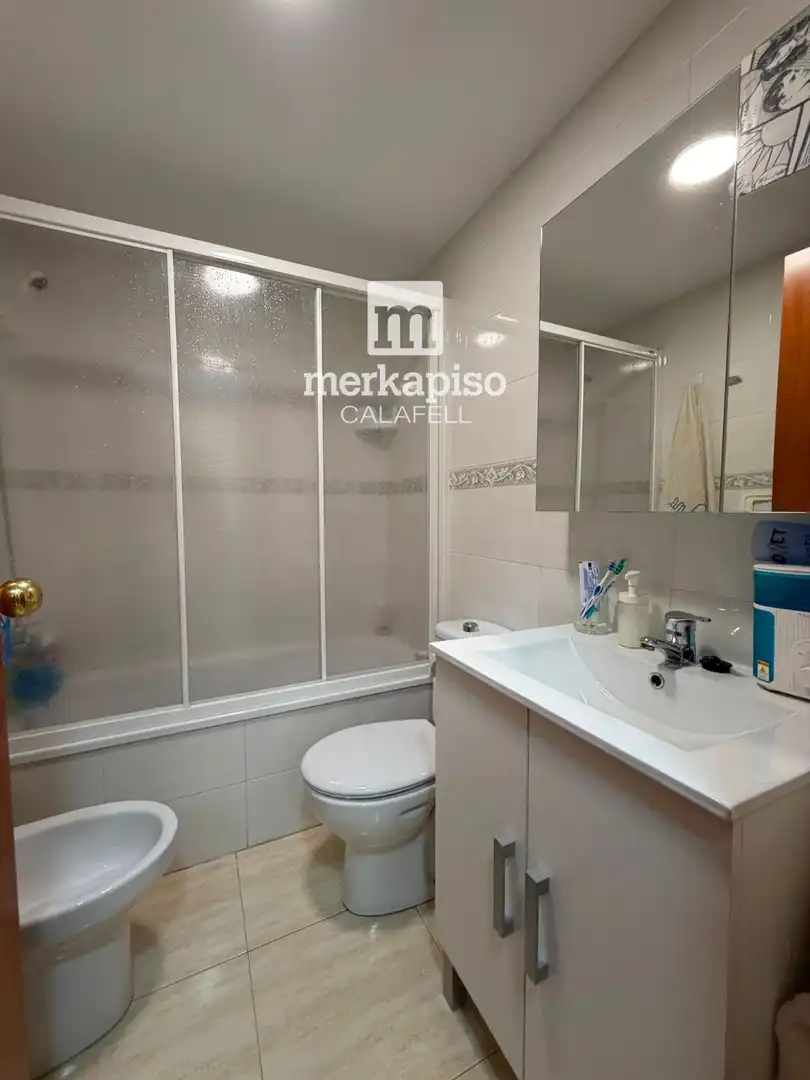 Baño de Piso en venta en Calafell con Aire acondicionado, Terraza y Piscina