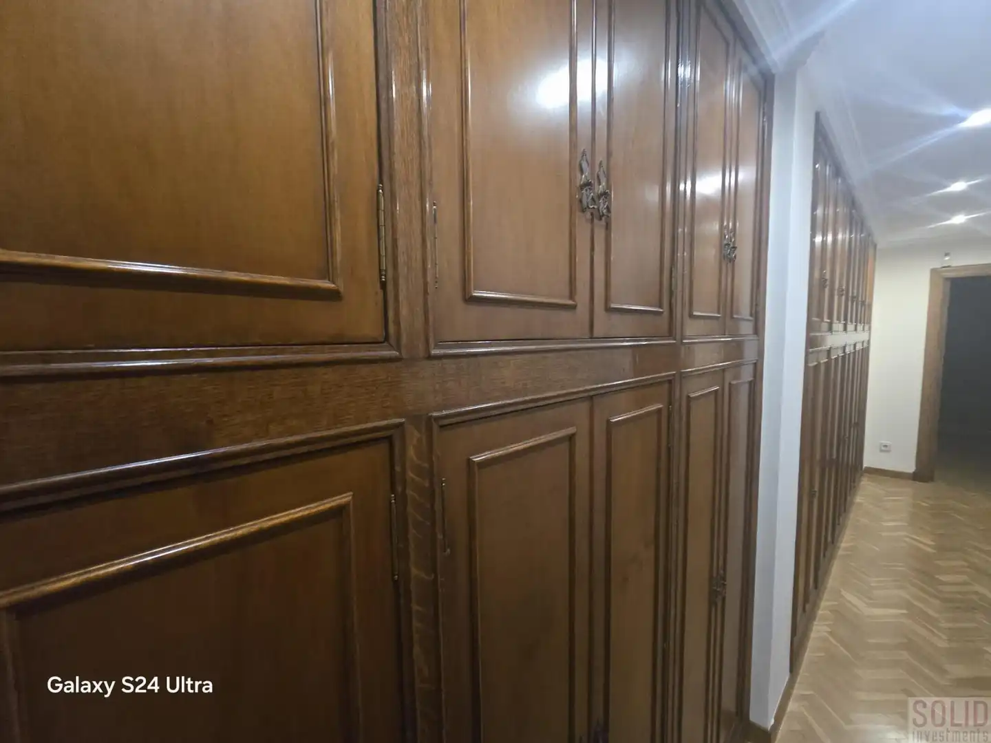 Flat for rent in Valencia  with Air Conditioner and Balcony