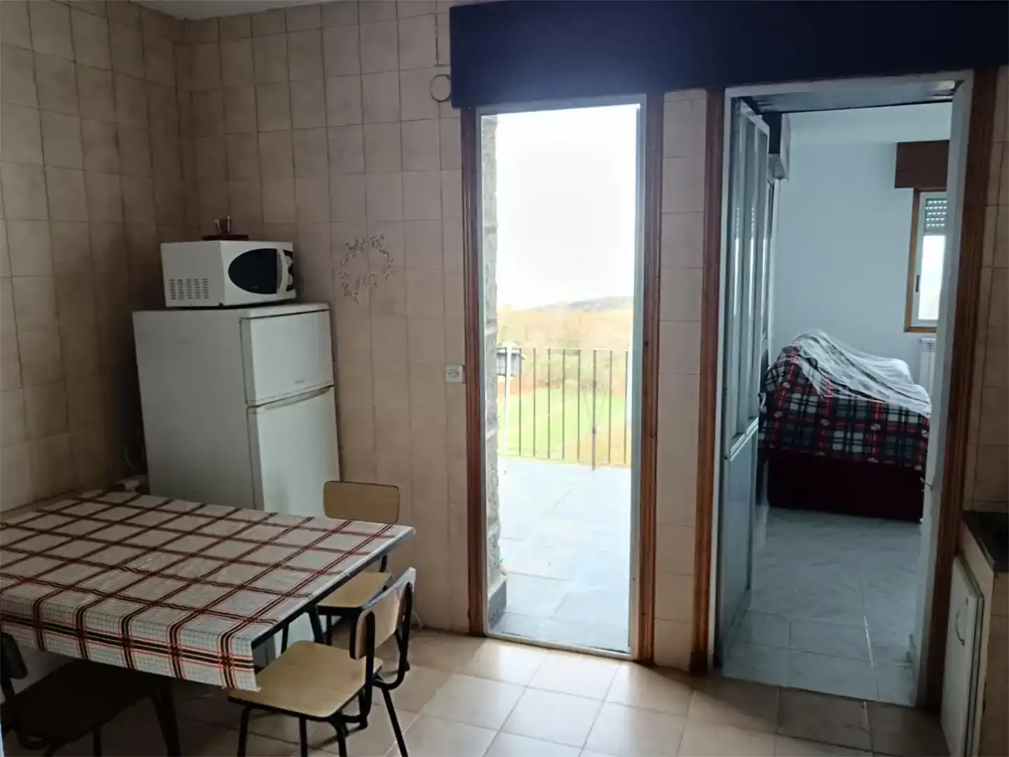 Küche von Wohnung zur Miete in Carballeda de Avia mit Privatgarten, Abstellraum und Schwimmbad
