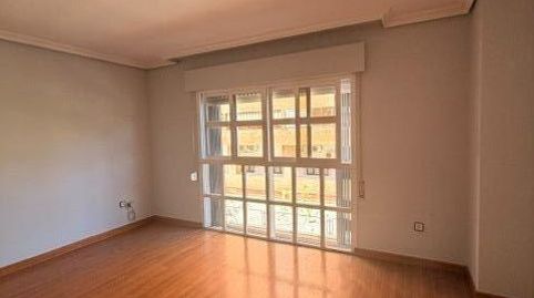 Foto 4 de Piso en venta en Valdepasillas - La Paz - Huerta Rosales, Badajoz Capital