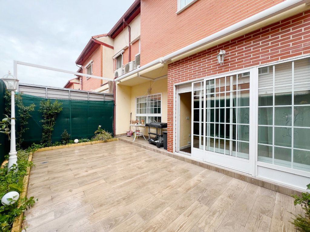 Terrace of Single-family semi-detached for sale in Alcalá de Henares  with Air Conditioner, Heating and Private garden