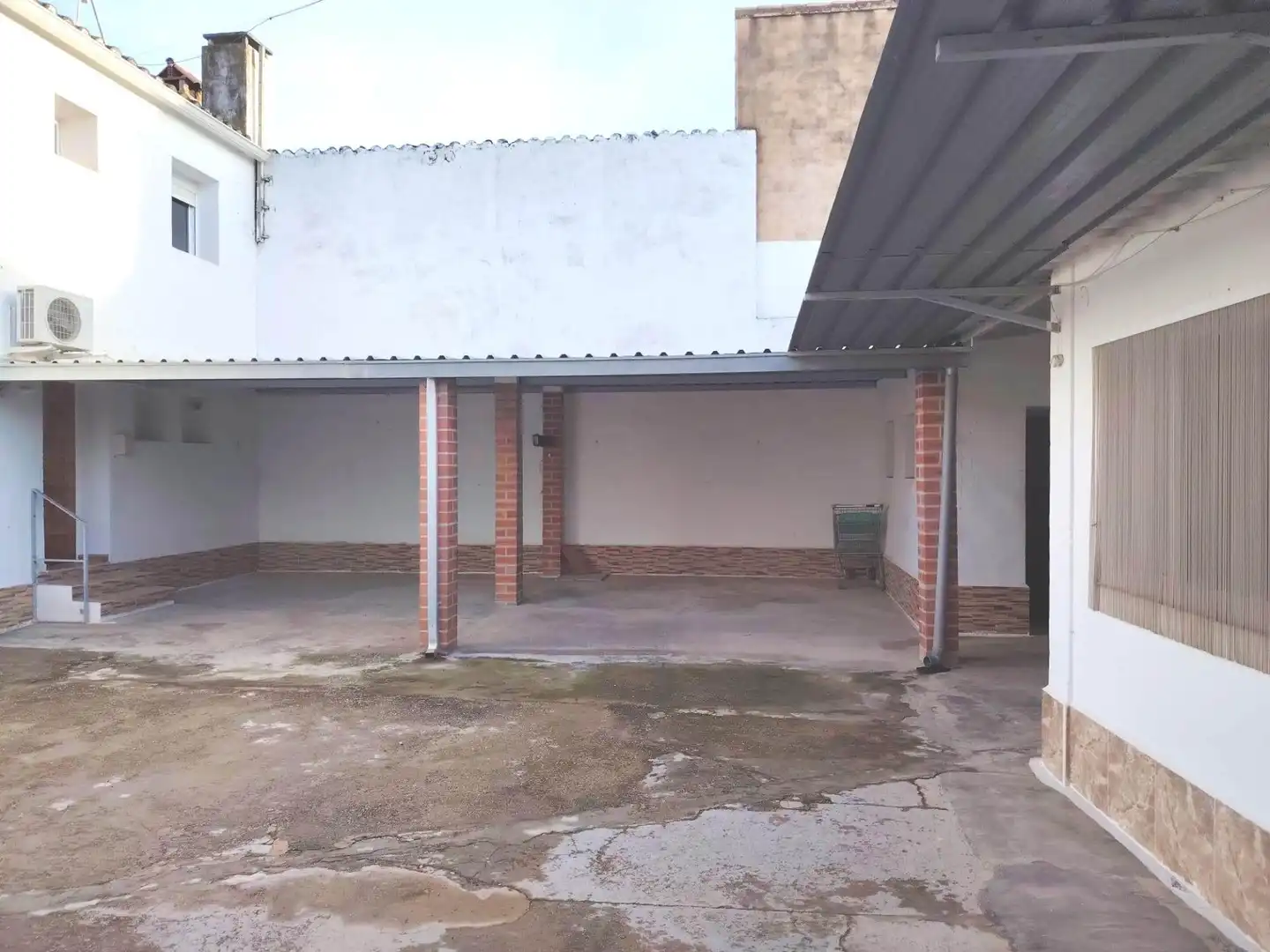 Aparcament de Finca rústica en venda en Domeño, Valencia