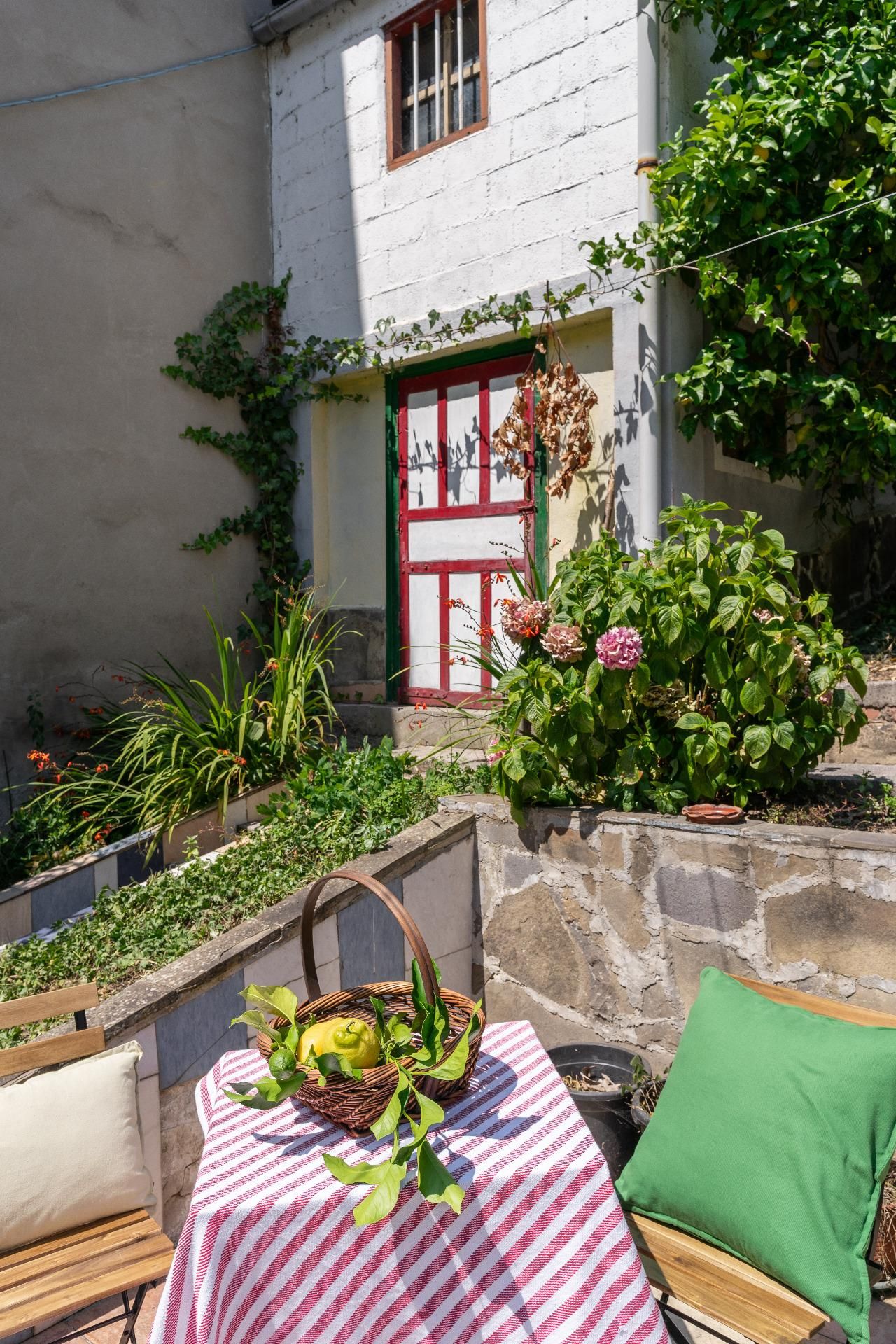 Jardí de Casa o xalet en venda en Mieres (Asturias) amb Jardí privat, Terrassa i Traster