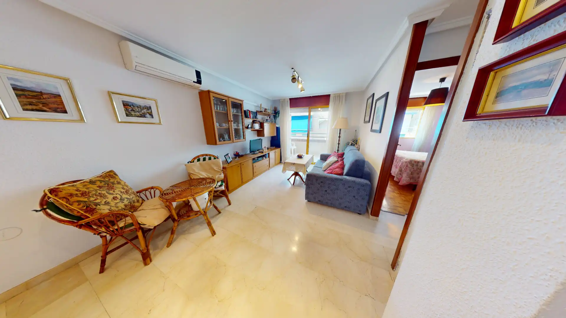Sala d'estar de Pis en venda en Torrevieja amb Aire condicionat, Moblat i Balcó