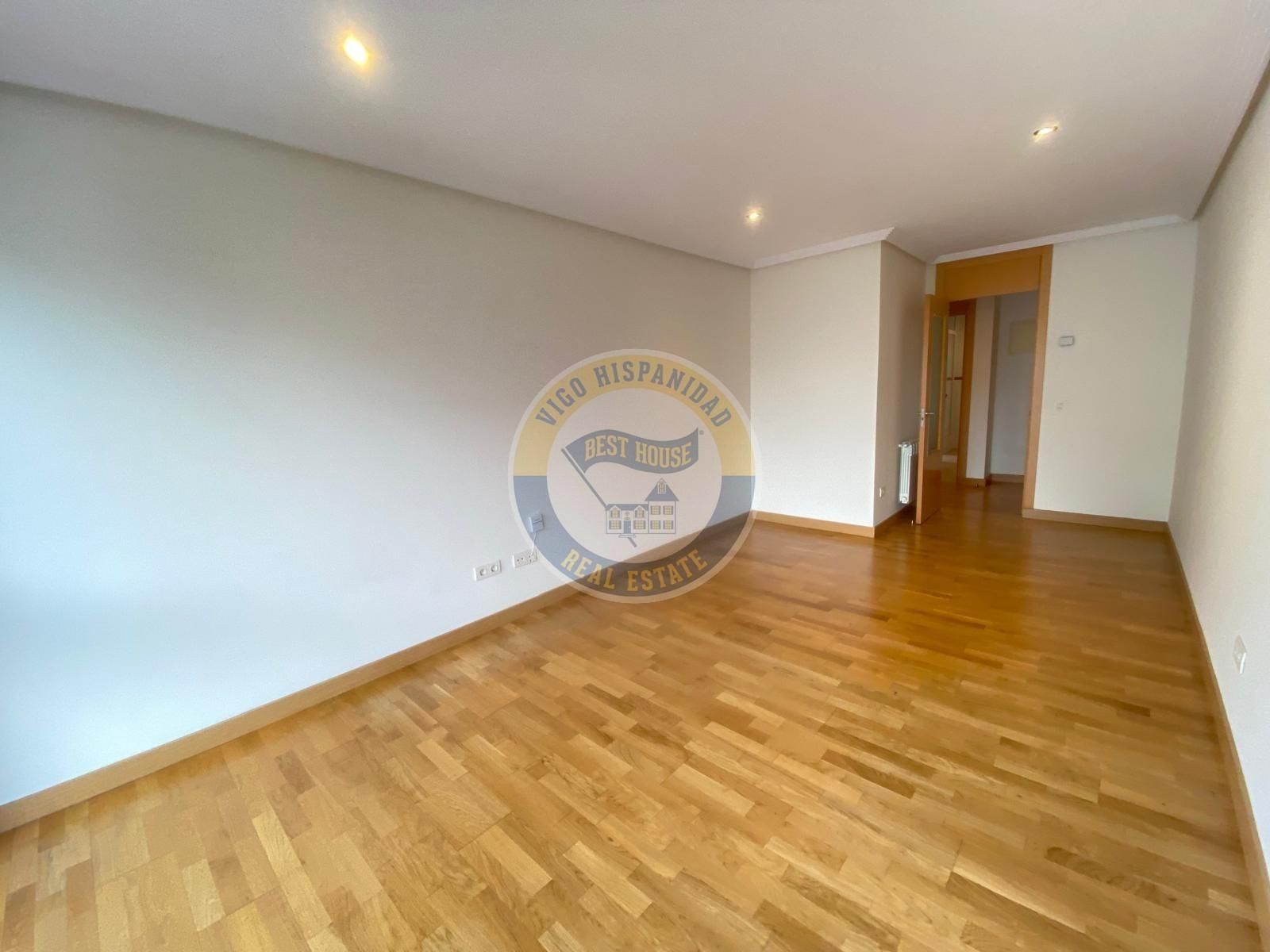 Apartamento en venta en Vigo  con Calefacción y Trastero