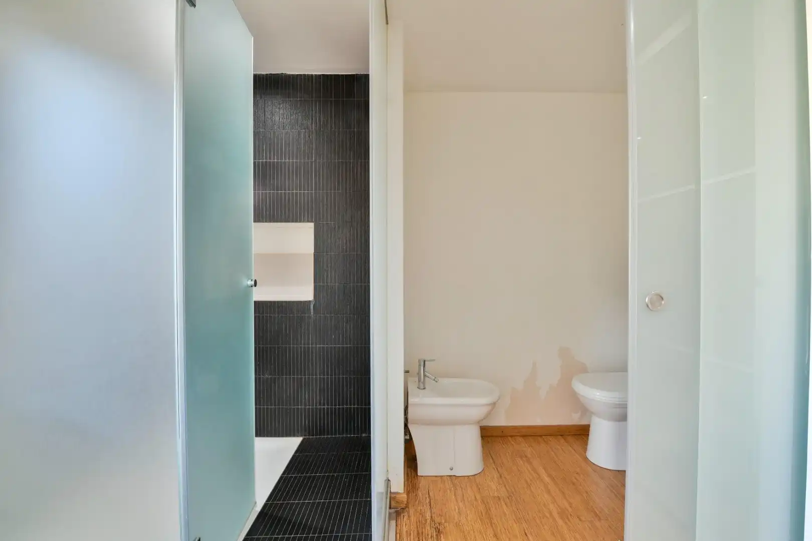 Baño de Piso en venta en  Palma de Mallorca con Aire acondicionado, Terraza y Amueblado