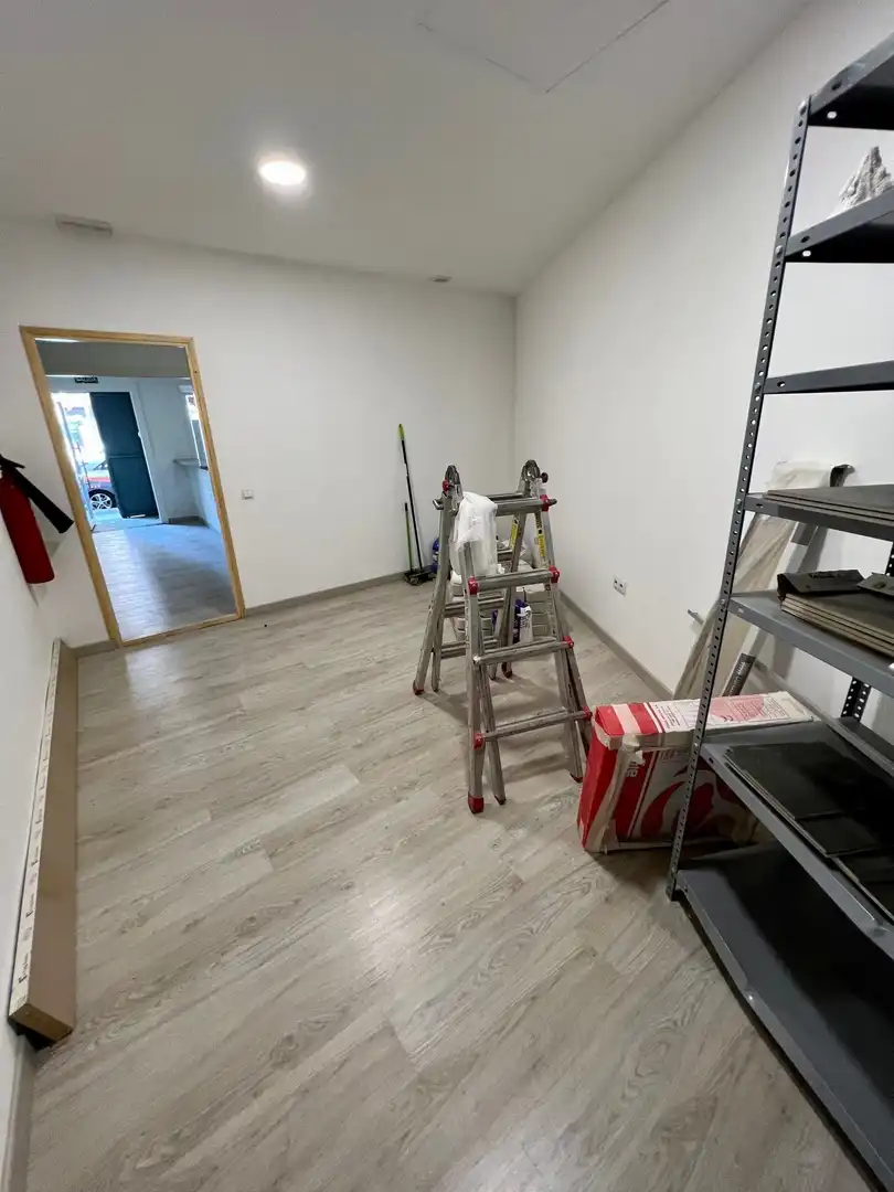 Local comercial de lloguer a Vía Univérsitas, imagen 9