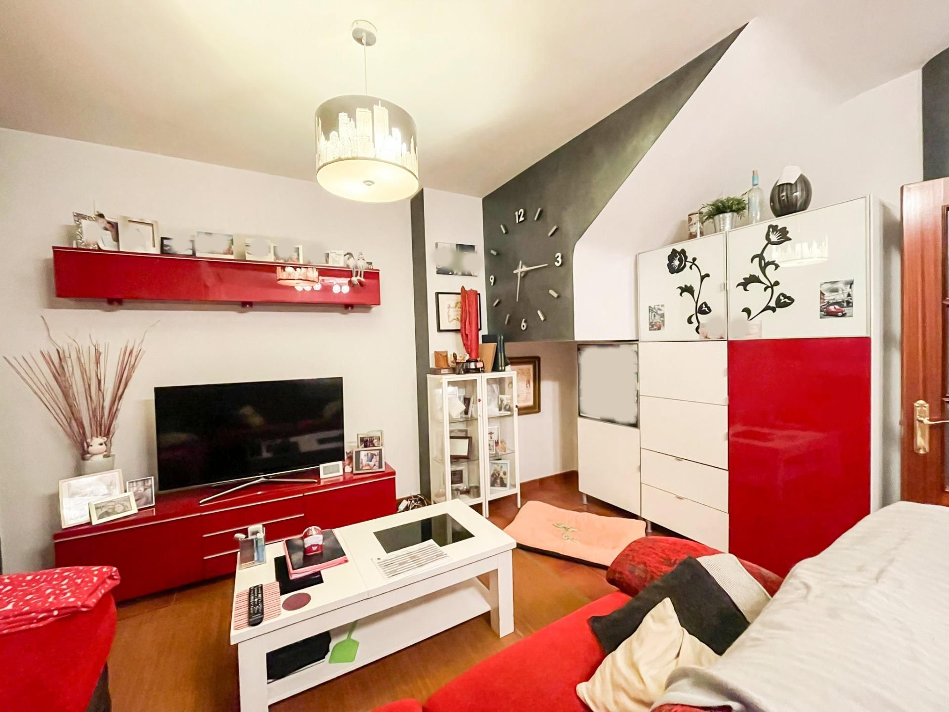 Sala d'estar de Dúplex en venda en San Juan del Puerto amb Jardí privat, Terrassa i Balcó