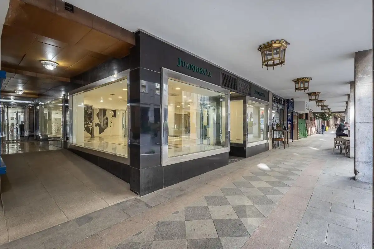 Local comercial de lloguer a Centro