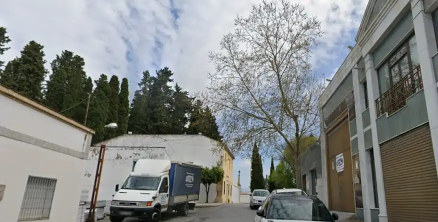 Industrial building for sale in CM CEMENTERIO,2 Bl:01 Esc:01 Pl:0 Pt:01 Lucena (Córdoba)
