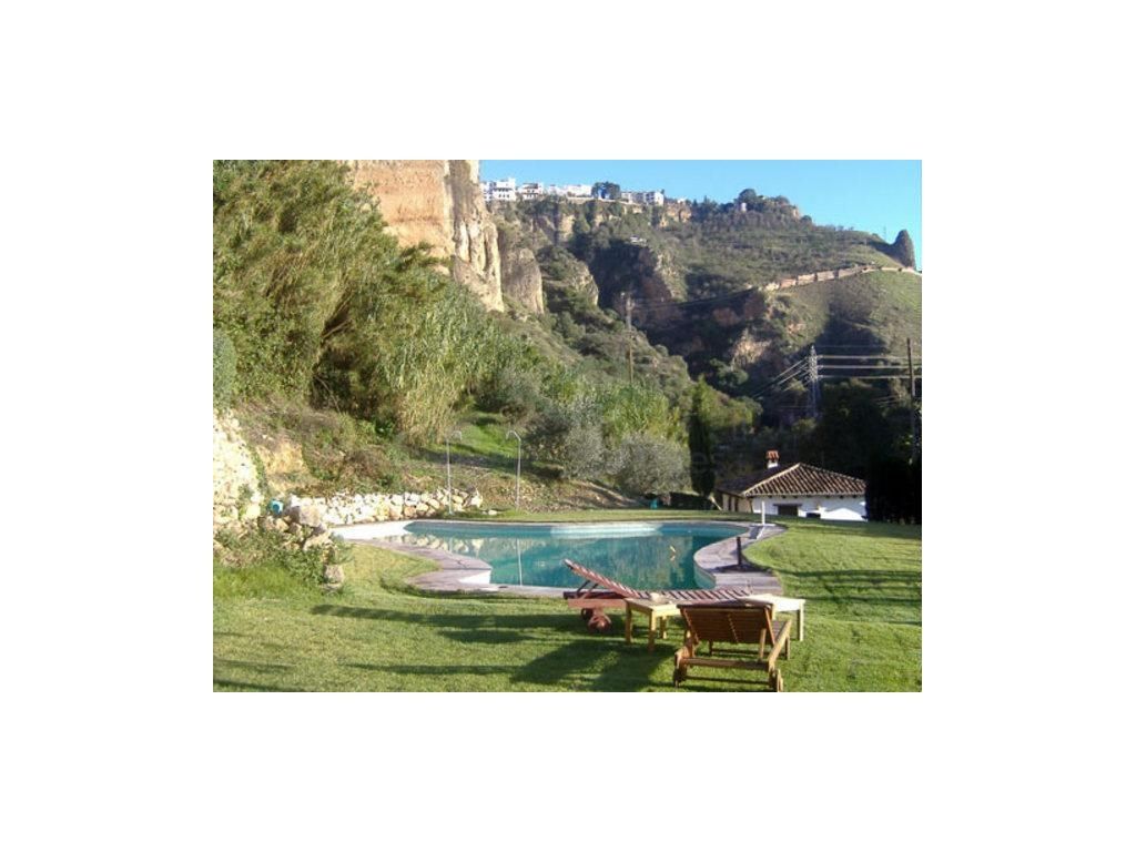 Swimming pool of Building for sale in Ronda