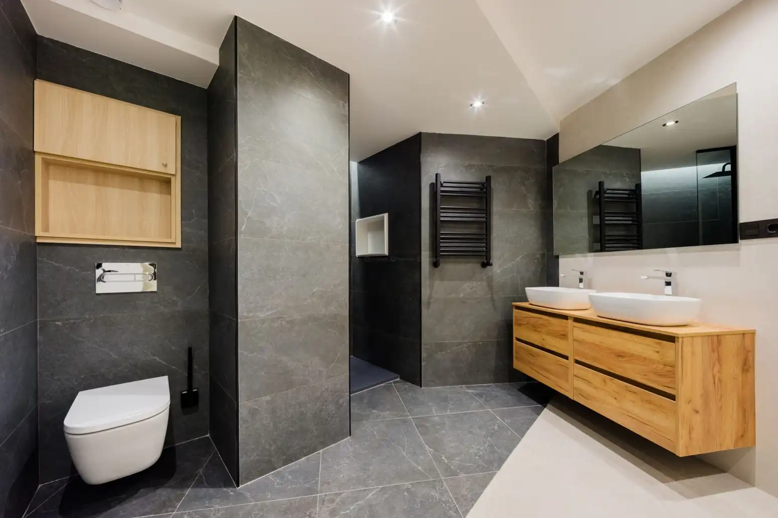 Badezimmer von Wohnung zum Verkauf in Gijón  mit Heizung