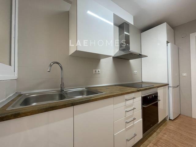 Piso en Alquiler en Calle Calle Martínez Campos en Ensanche Centro - Puerto