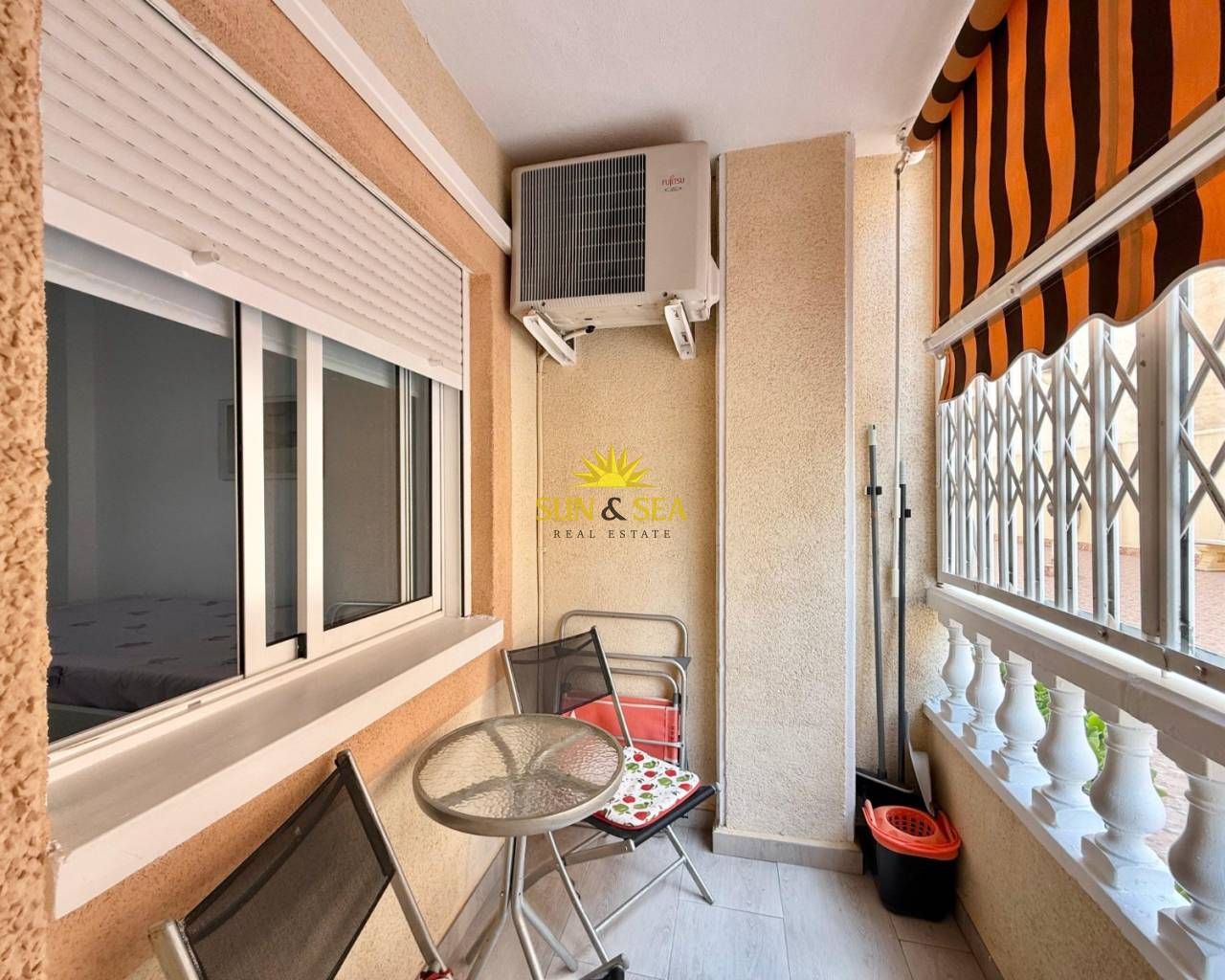Terrassa de Apartament de lloguer en Guardamar del Segura amb Aire condicionat, Calefacció i Piscina