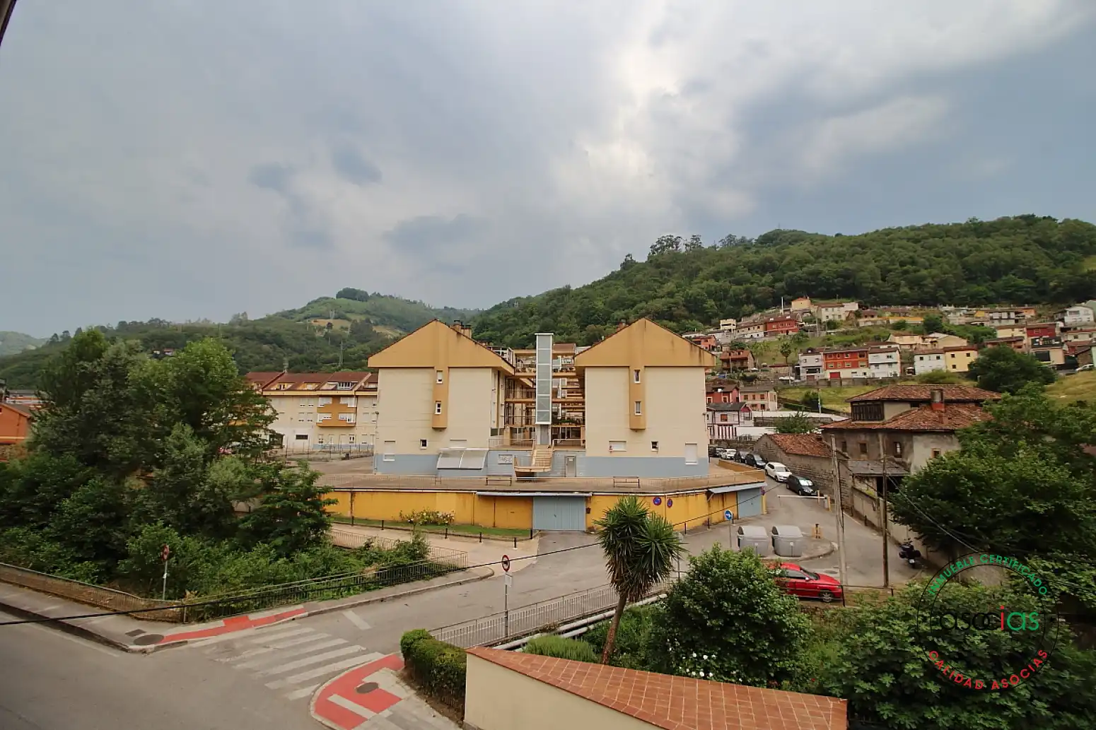 Vista exterior de Casa adosada en venda en Mieres (Asturias) amb Calefacció i Terrassa