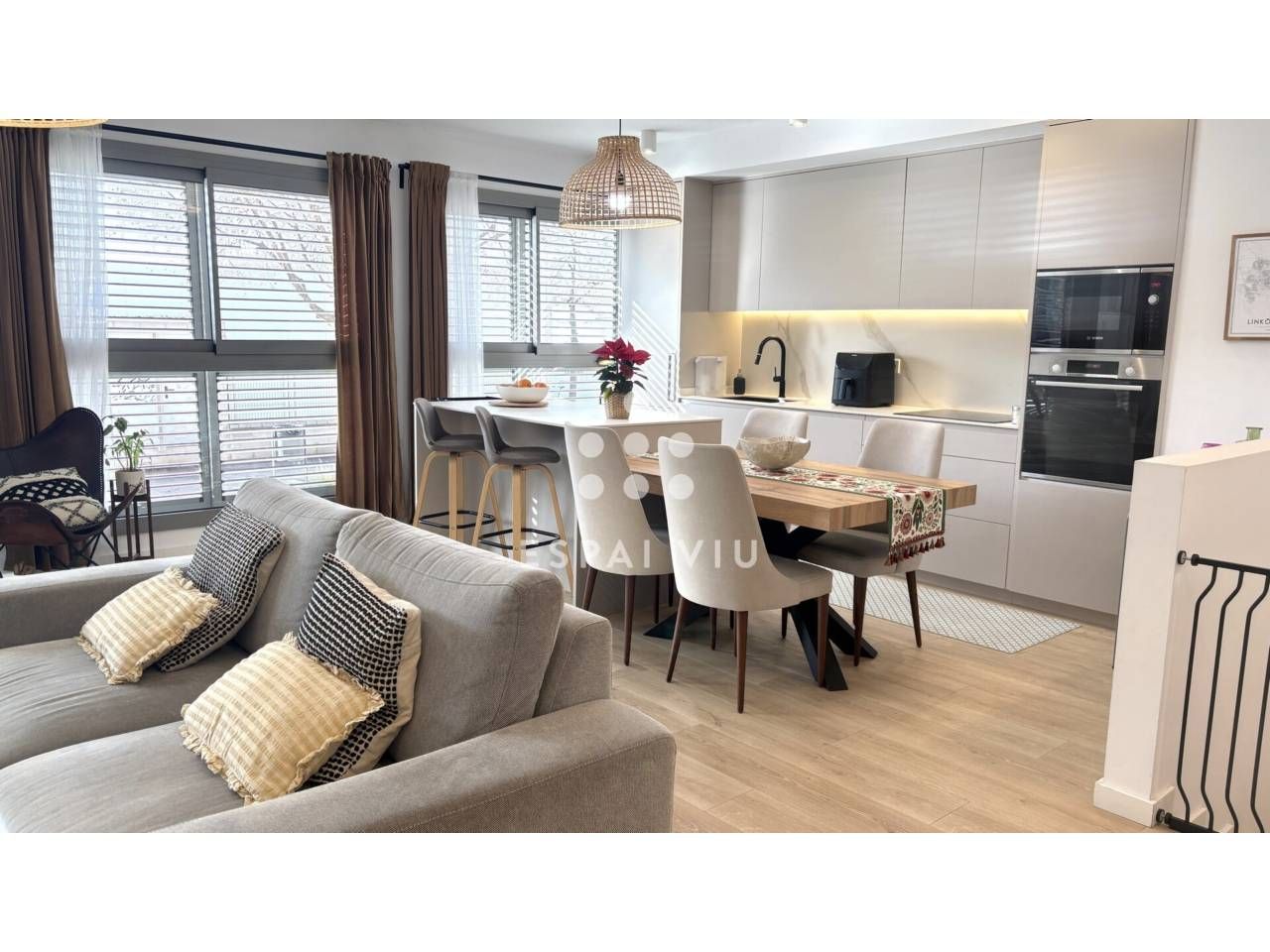 Sala d'estar de Pis en venda en Sant Cugat del Vallès amb Aire condicionat, Calefacció i Parquet