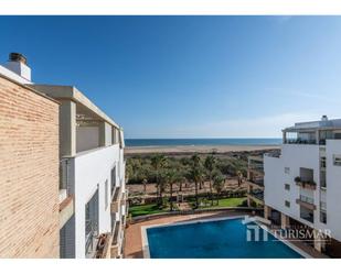 Vista exterior de Àtic en venda en Ayamonte amb Aire condicionat, Jardí privat i Terrassa