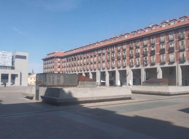 Garaje en Venta en Descubridores - Escritores