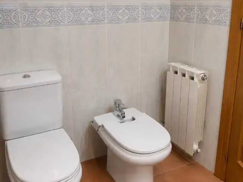 Baño de Piso en venta en Sort con Aire acondicionado, Piscina y Balcón