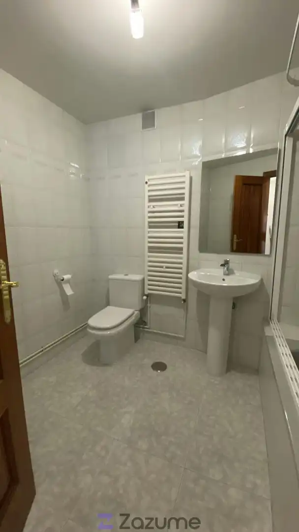 Flat for rent in C. Tamujar, Tres Olivos - La Piedad