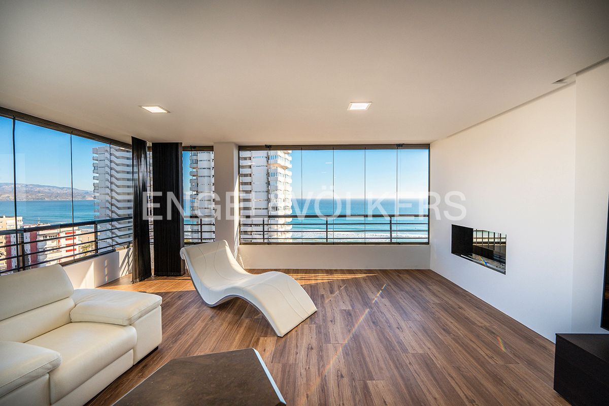 Living room of Flat for sale in Alicante / Alacant  with Air Conditioner and Community pool