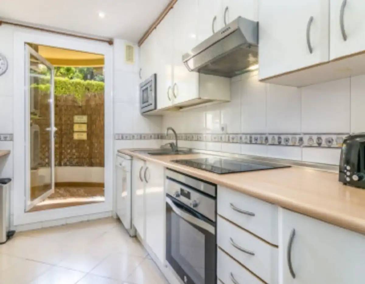 Apartamento con piscina en venta en Nueva Andalucía, imagen 12