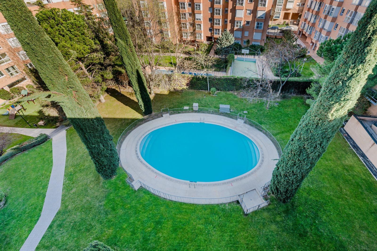 Piscina de Pis de lloguer en  Madrid Capital amb Aire condicionat