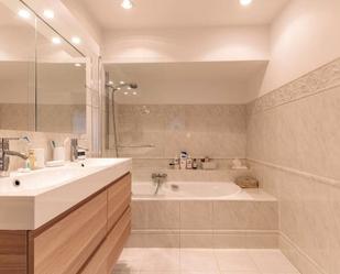 Bathroom of Flat to rent in L'Hospitalet de Llobregat  with Furnished and Pets allowed