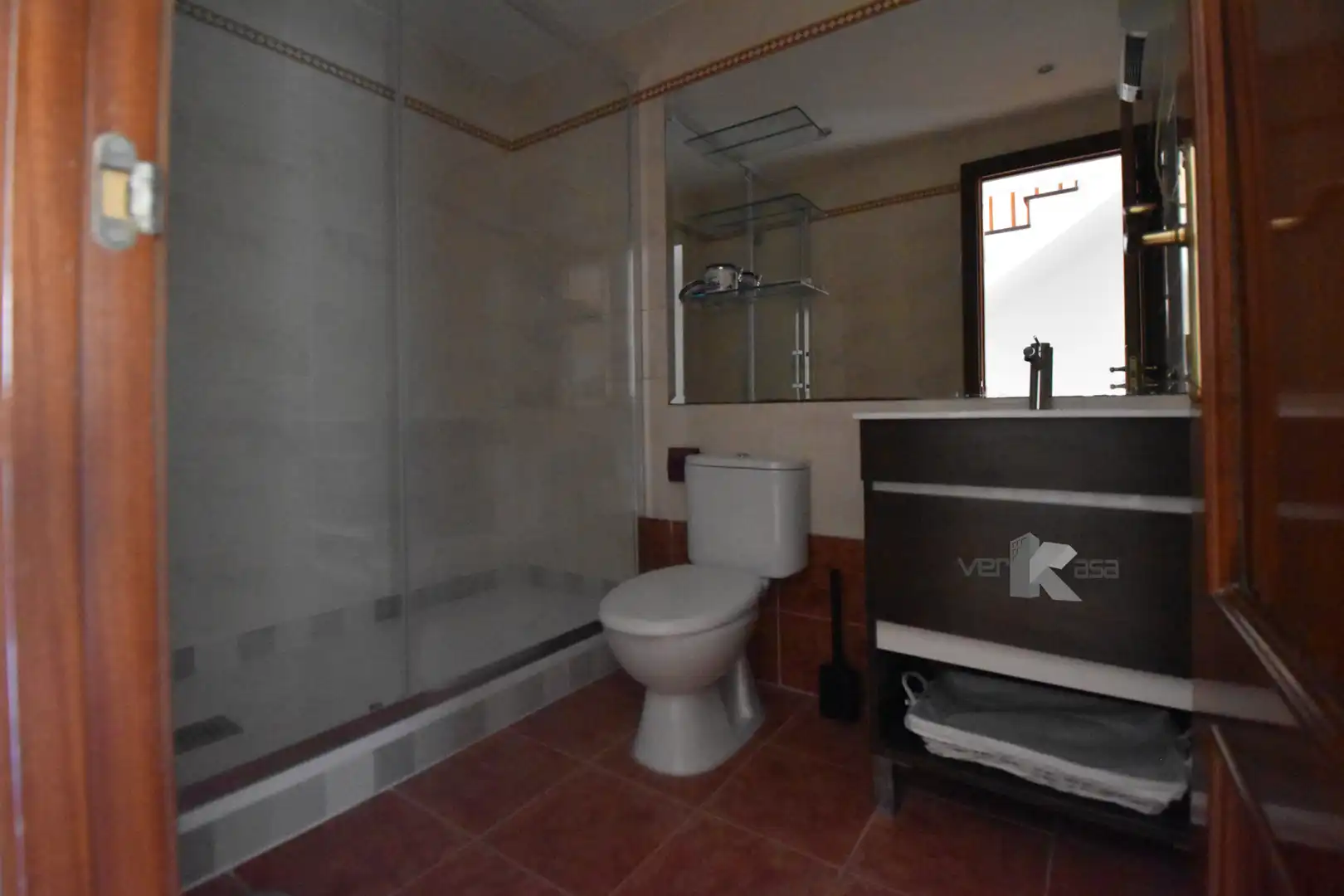 Badezimmer von Einfamilien-Reihenhaus zum Verkauf in San Martín de la Vega mit Klimaanlage, Heizung und Privatgarten