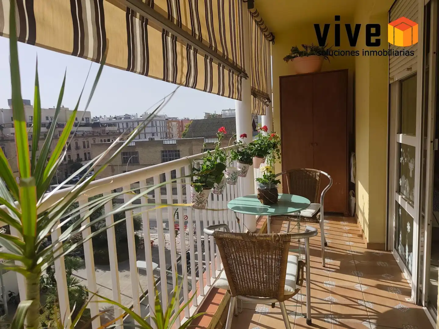 Balcony of Flat for sale in Sevilla  with Air Conditioner and Terrace