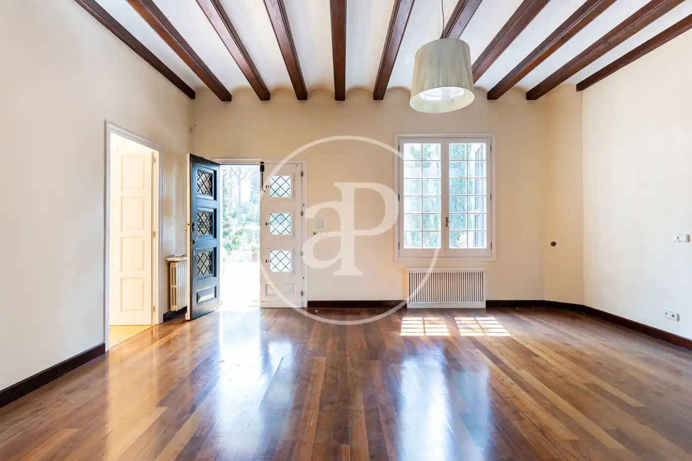 Sala de estar de Casa o chalet en venta en Sant Cugat del Vallès con Calefacción, Jardín privado y Terraza