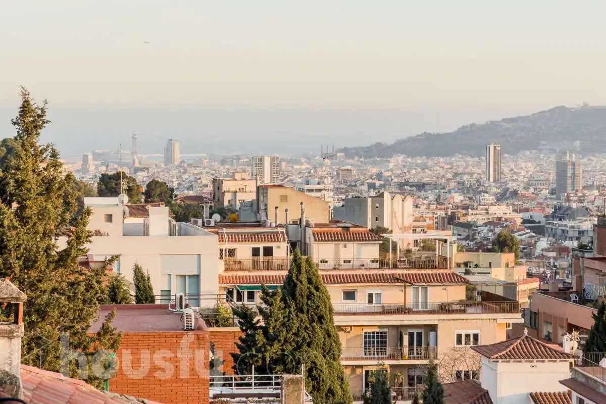 Vista exterior de Casa o xalet en venda en Barcelona amb Aire condicionat, Calefacció i Jardí privat