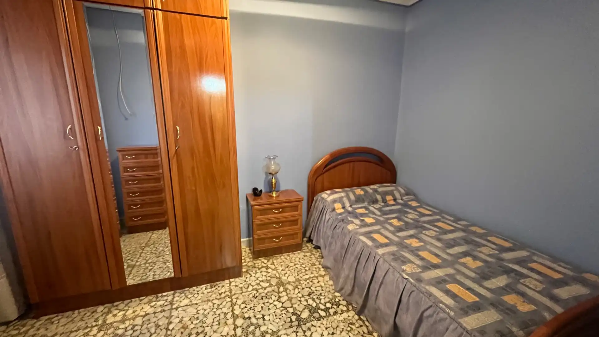 Dormitori de Casa o xalet en venda en Valladolid amb Calefacció i Moblat